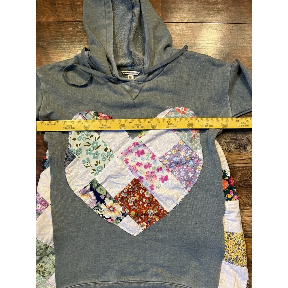 Upcycled American Eagle Hoodie XS Handmade Quilt Heart Patchwork Cottagecore - Picture 4 of 7
